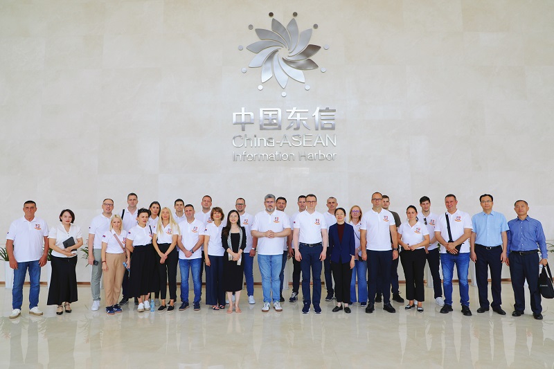 1721043335924085238.jpg 塞尔维亚合影.jpg