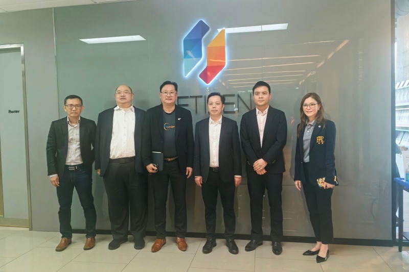 1775563087809090235.jpg 4.7合影800.jpg