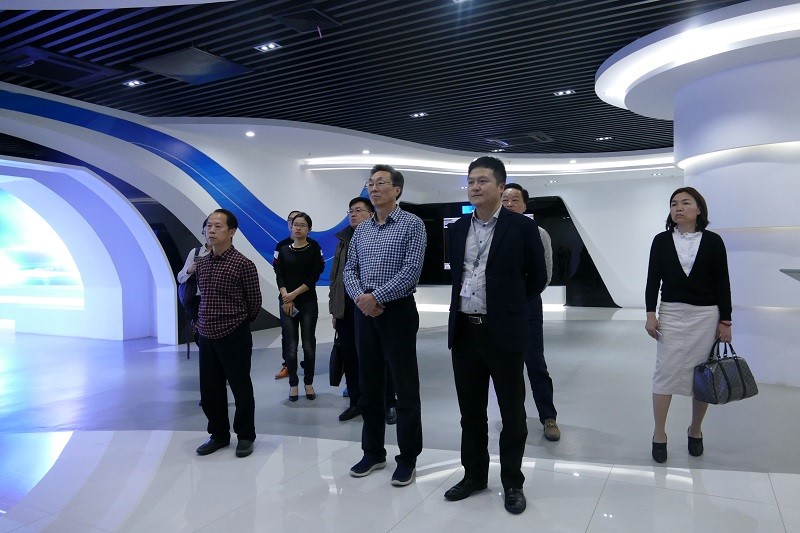 绍兴市政府决策咨询委员会主任陈长兴到中国东信参观交流